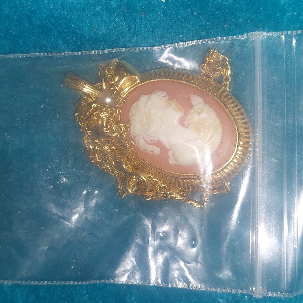 Vintage Cameo Necklace